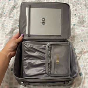 Béis - The Cosmetic Case in Grey